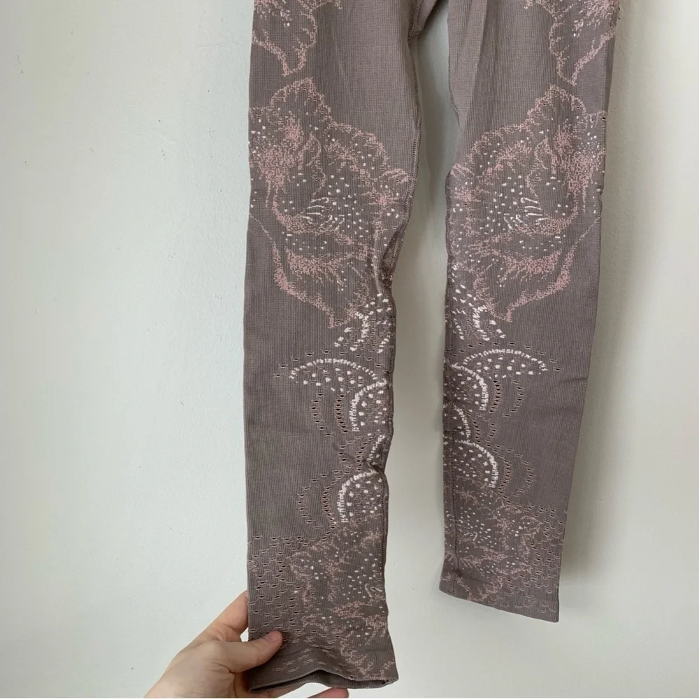 FREE People Movement High Rise 7/8 Bali Stencil Flower Leggings XS / S